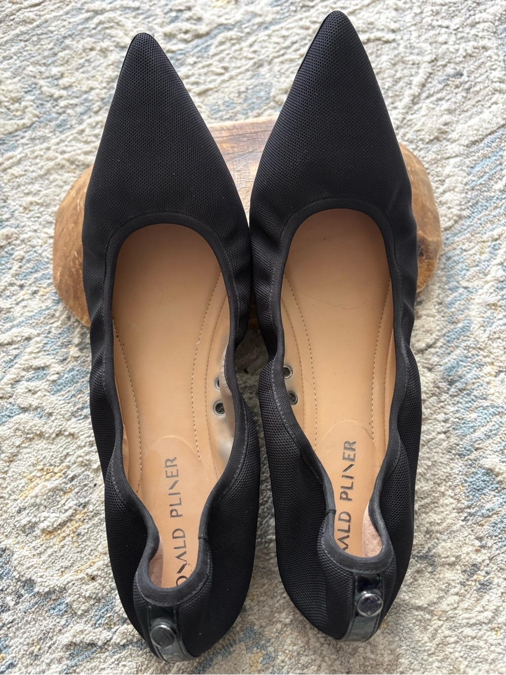 Donald J. Pliner Black Pointed Ballet Flats with Logo Accent NWOB - Picture 2 of 5